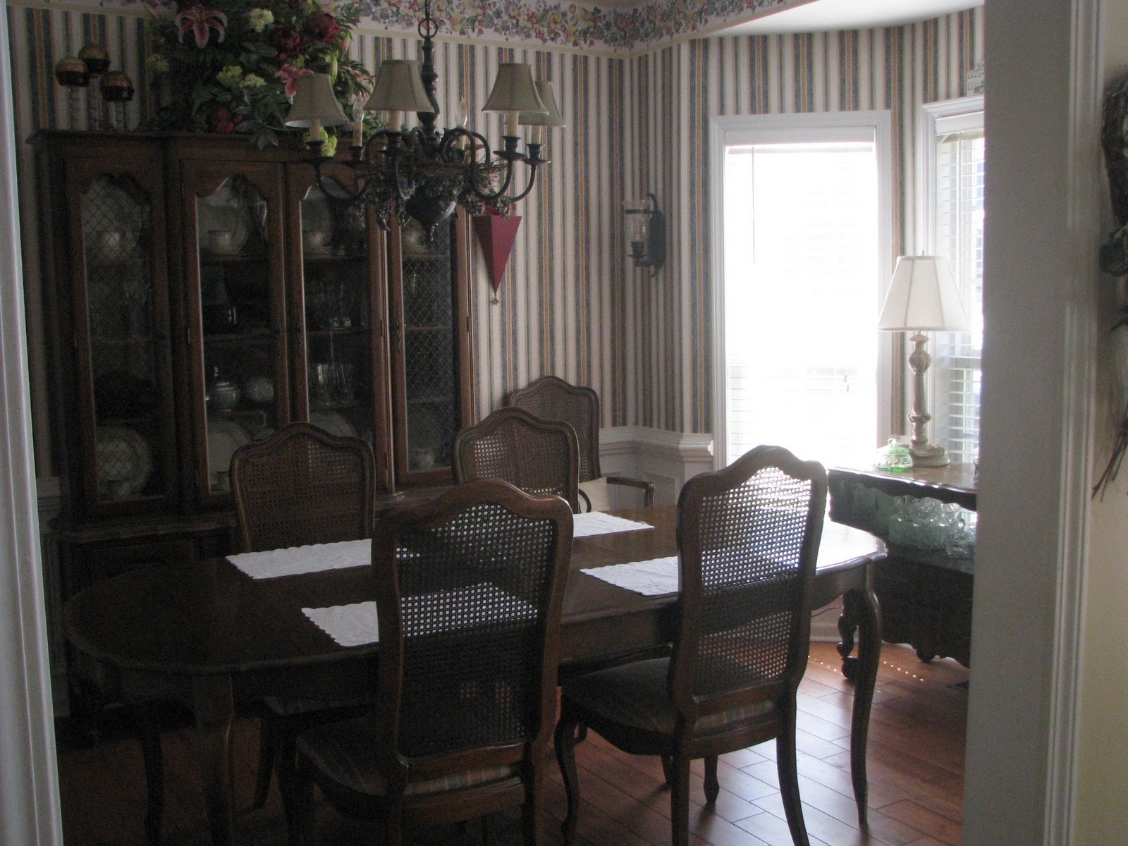 rolling dining room chairs